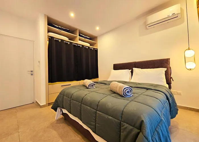 2 Bedrooms Beach Apartment