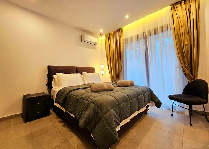 2 Bedrooms Beach Apartment